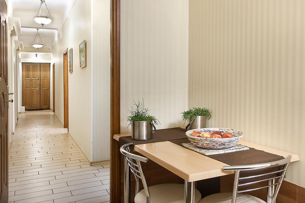 Bessarabka Apartments Kyiv Room photo